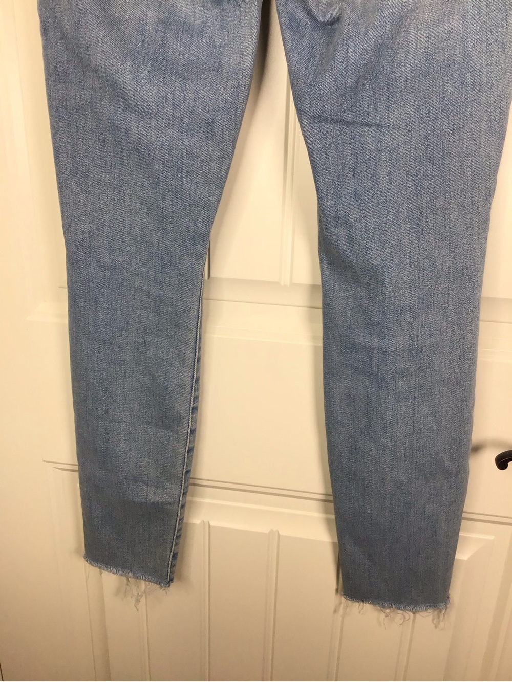 MOTHER High Waisted Looker Ankle Fray in Au Revoir Size 26. - Picture 7 of 11